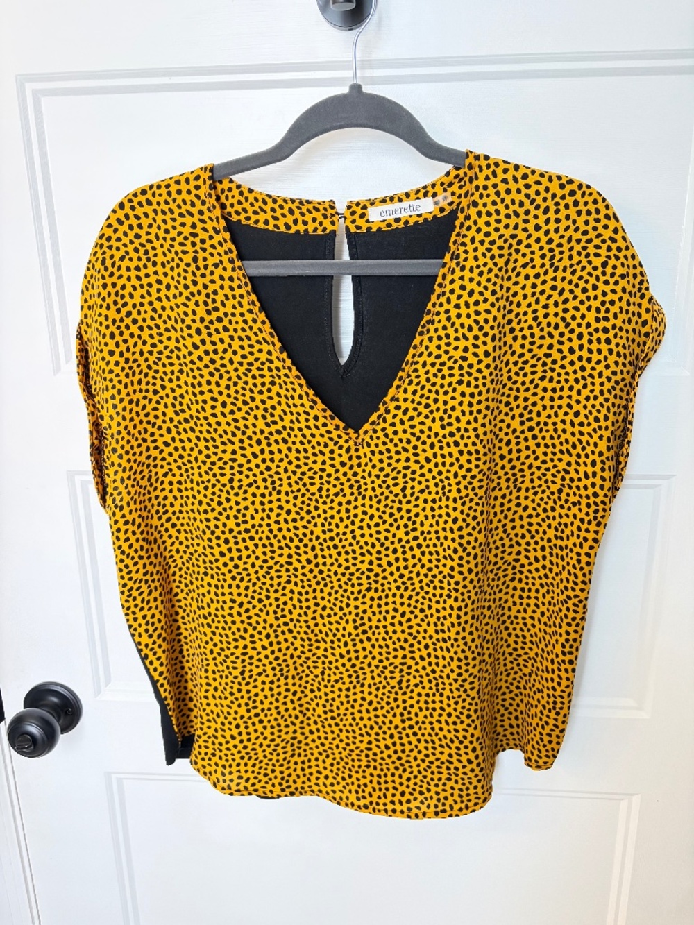 beautiful blouse w/two different sides M